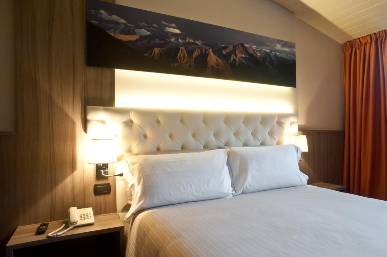 Hotel Garni Cristallo Ponte Di Legno Rom bilde