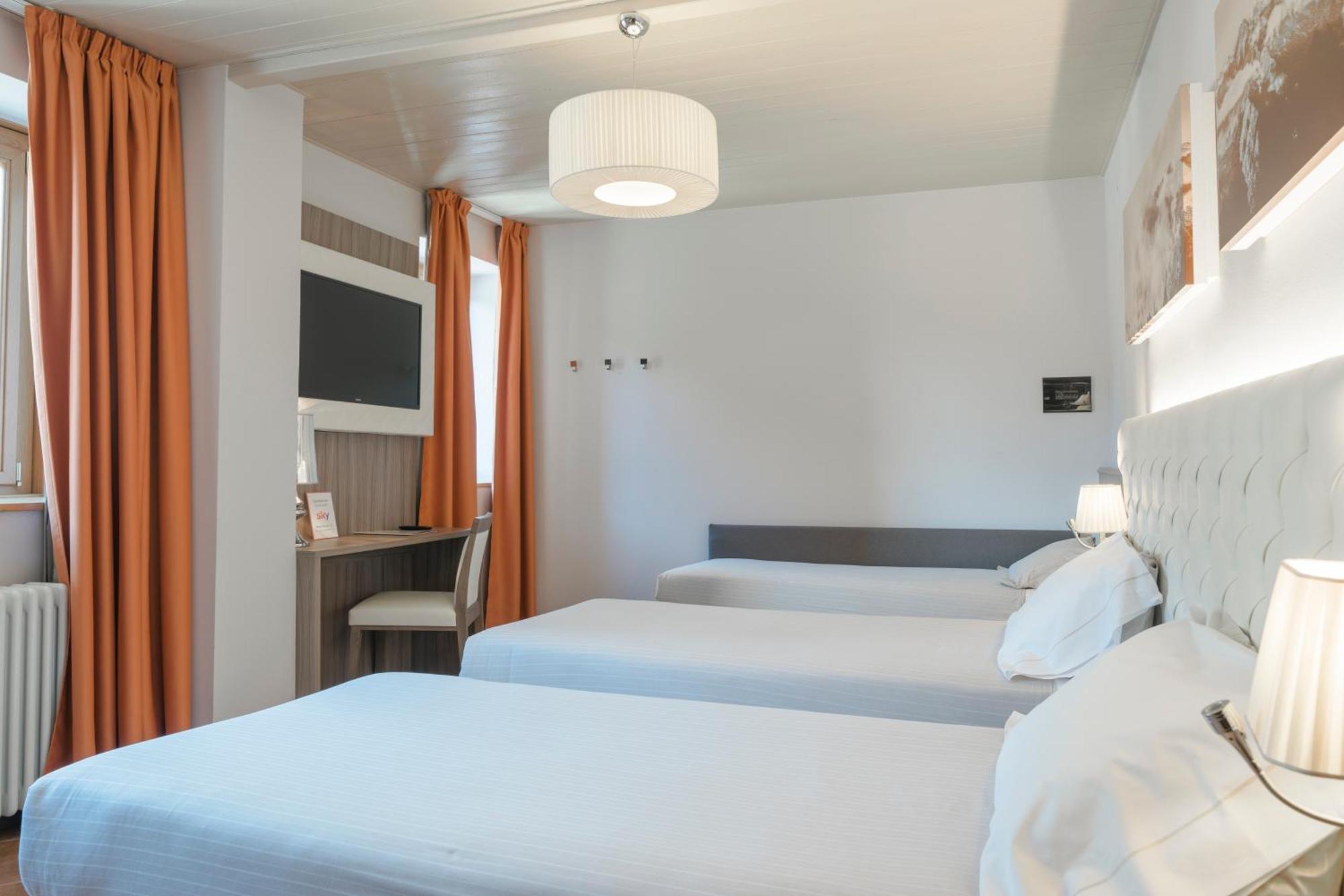 Hotel Garni Cristallo Ponte Di Legno Rom bilde