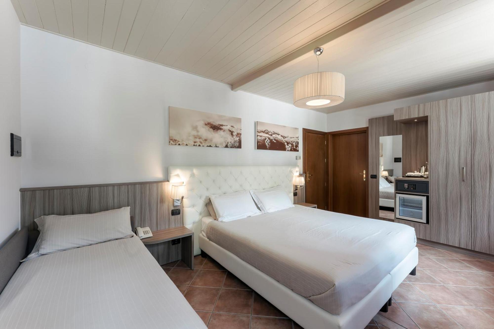 Hotel Garni Cristallo Ponte Di Legno Rom bilde