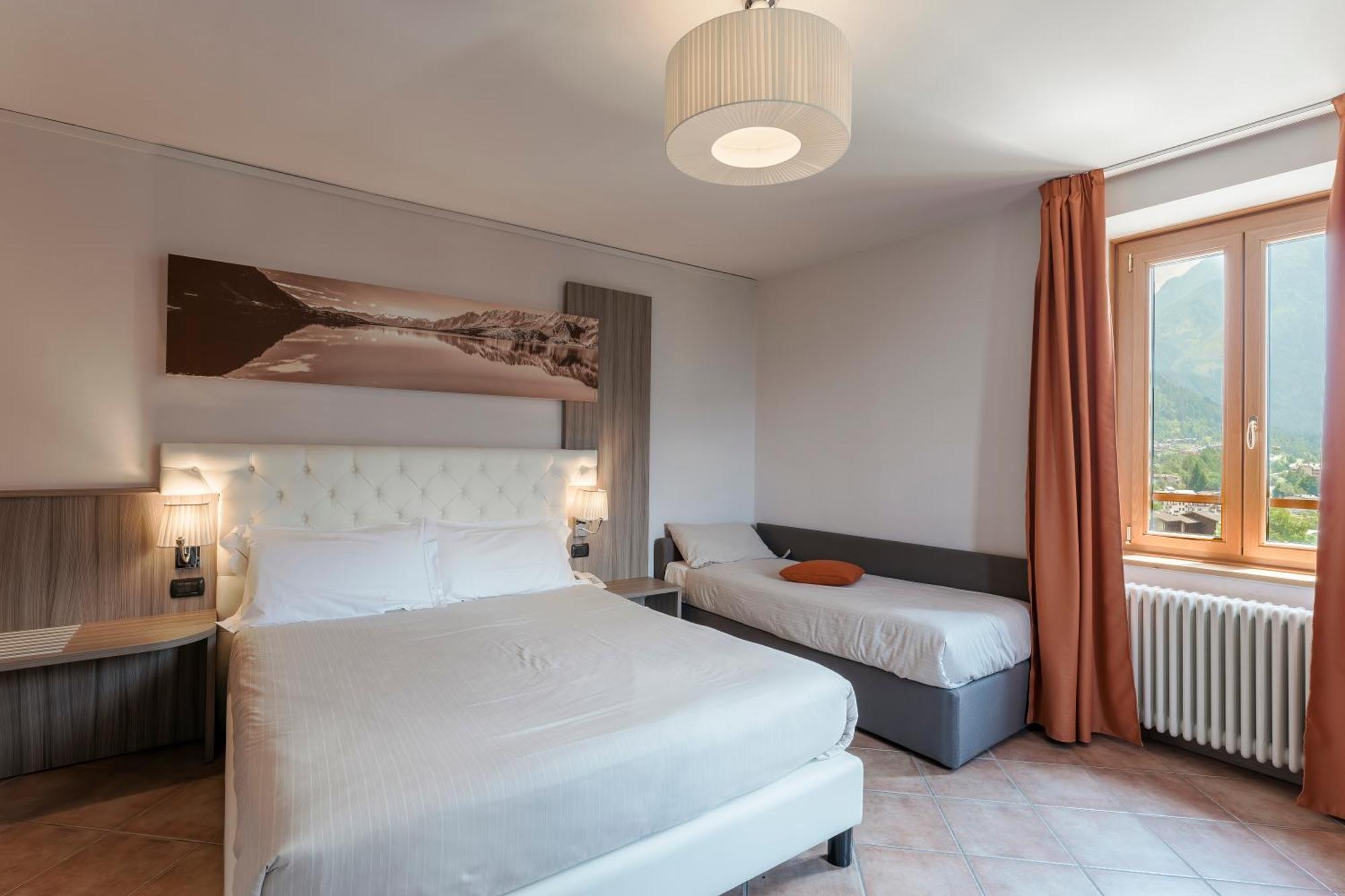 Hotel Garni Cristallo Ponte Di Legno Rom bilde