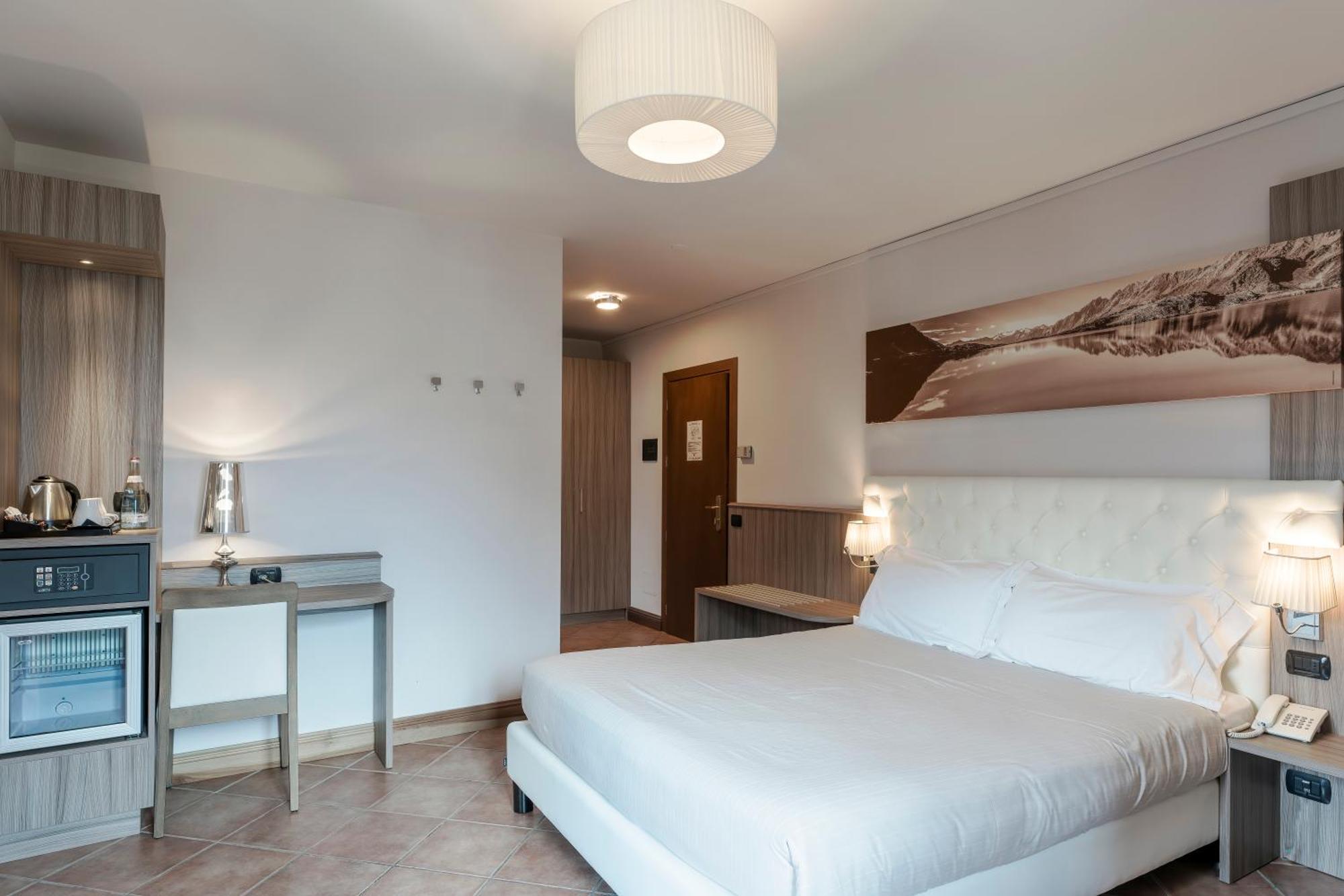 Hotel Garni Cristallo Ponte Di Legno Rom bilde