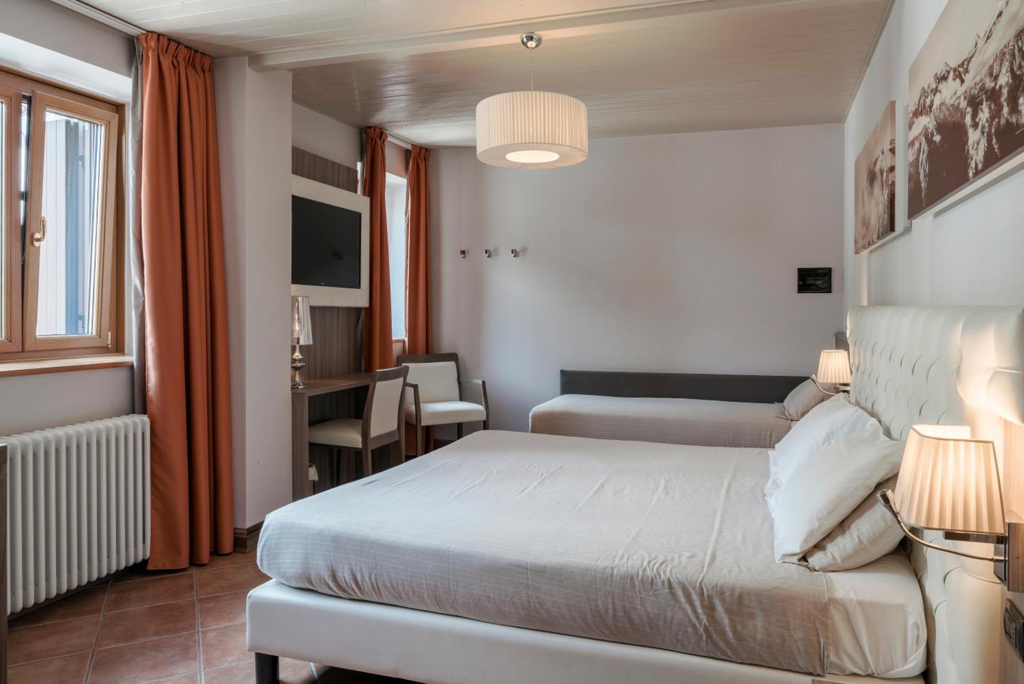 Hotel Garni Cristallo Ponte Di Legno Rom bilde