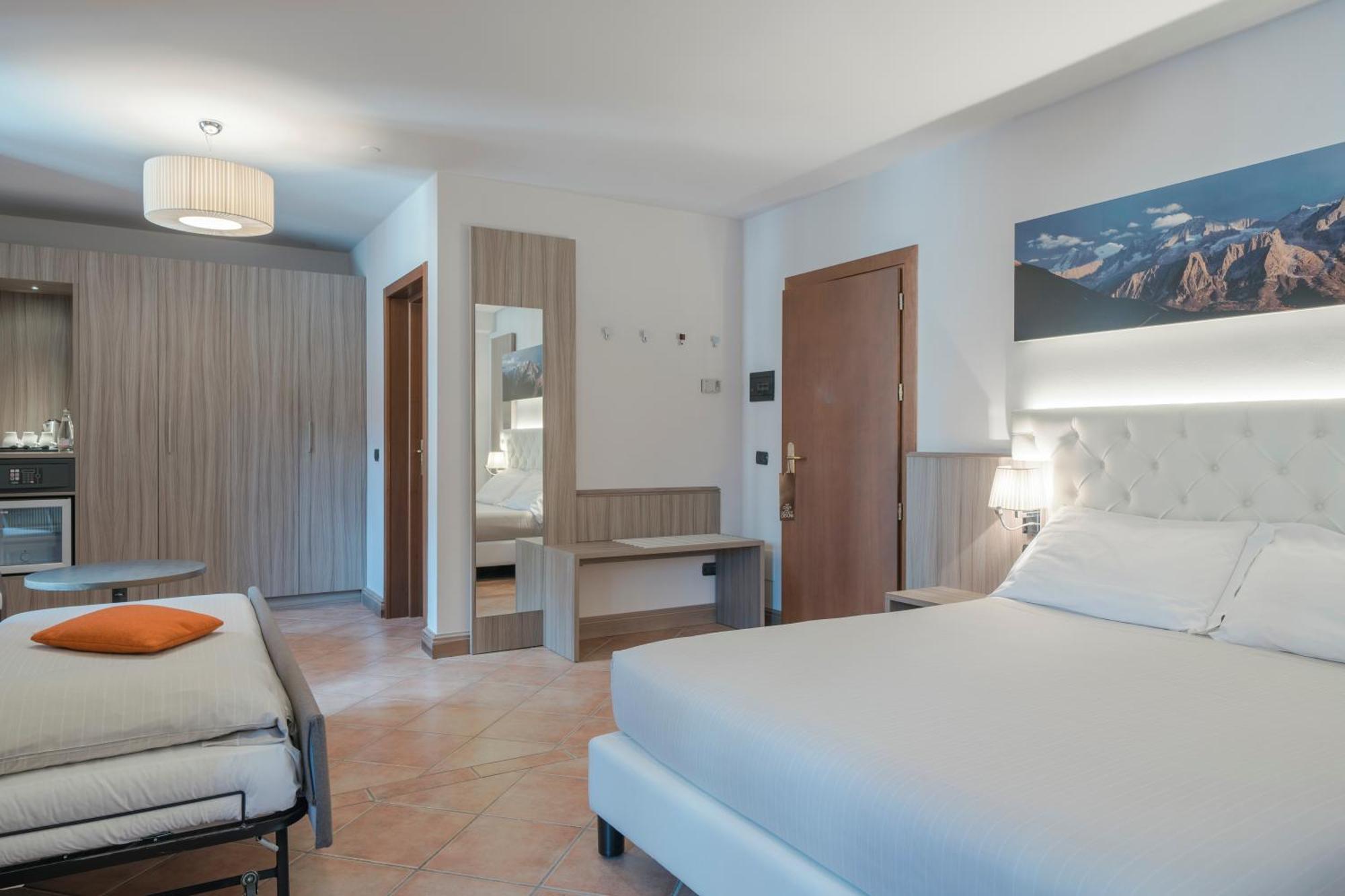 Hotel Garni Cristallo Ponte Di Legno Rom bilde
