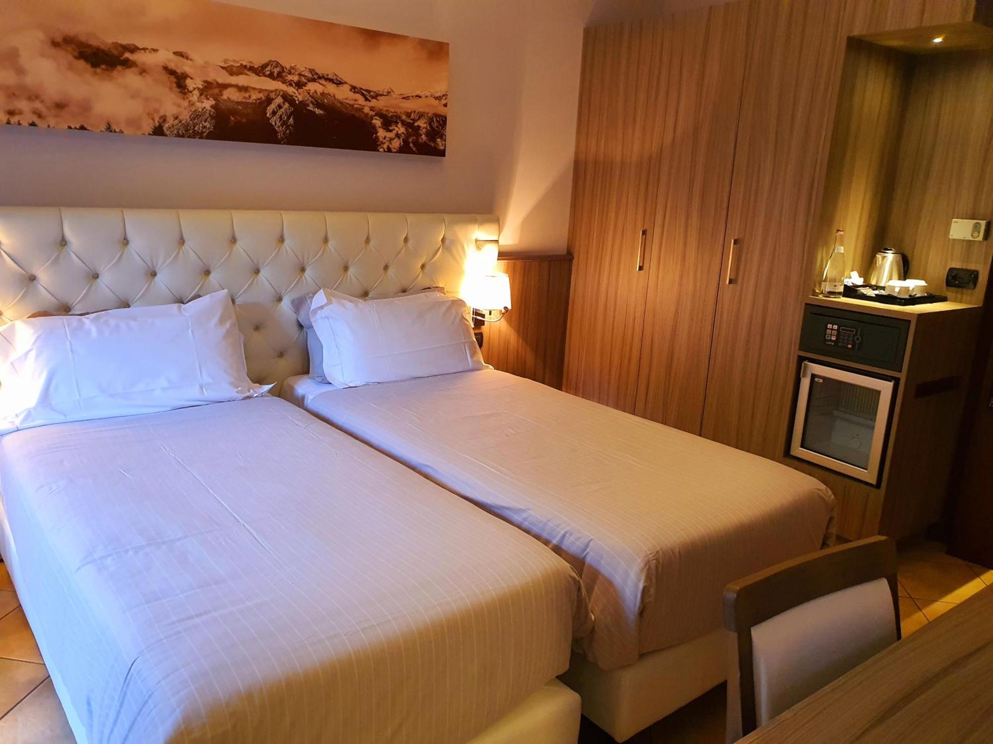 Hotel Garni Cristallo Ponte Di Legno Rom bilde